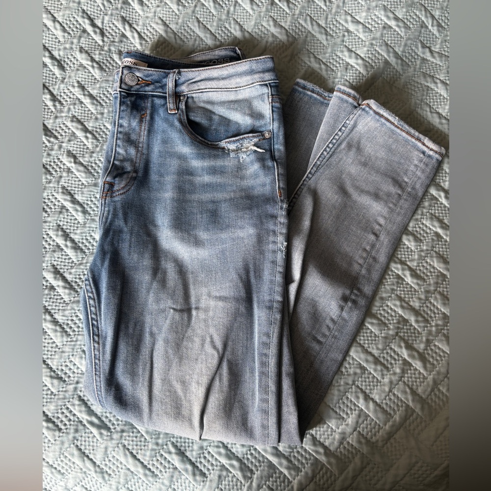 Vigoss Ace skinny jeans light wash, distressed, size 31
